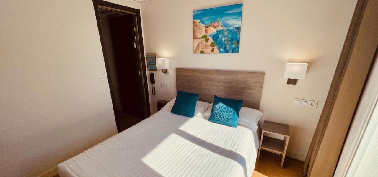 Hotel Courbet Juan-les-Pins Esterno foto