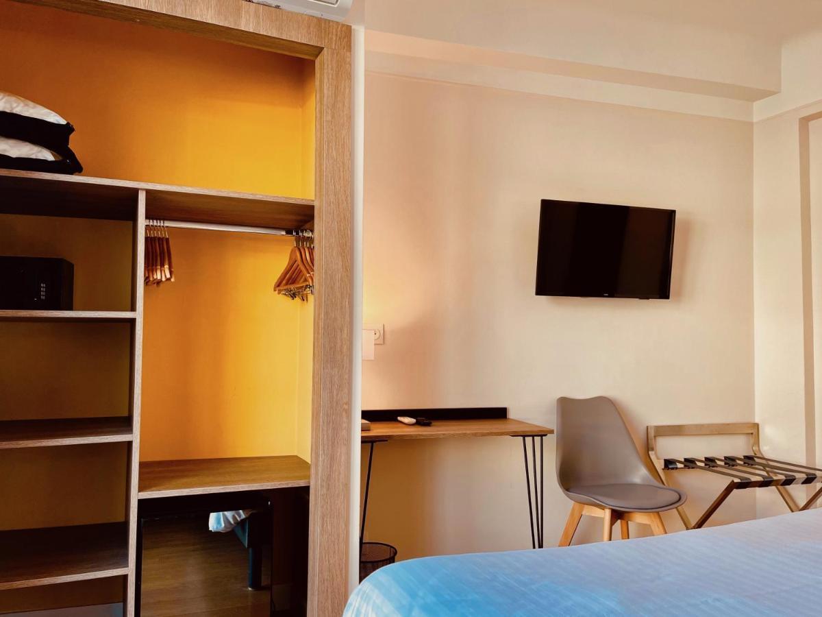 Hotel Courbet Juan-les-Pins Esterno foto