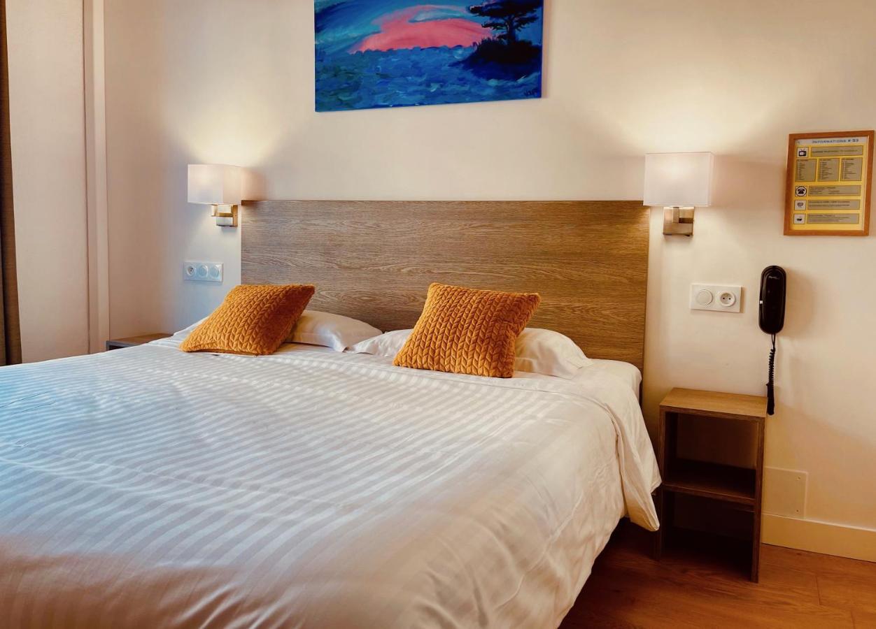 Hotel Courbet Juan-les-Pins Esterno foto