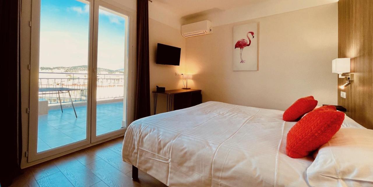 Hotel Courbet Juan-les-Pins Esterno foto