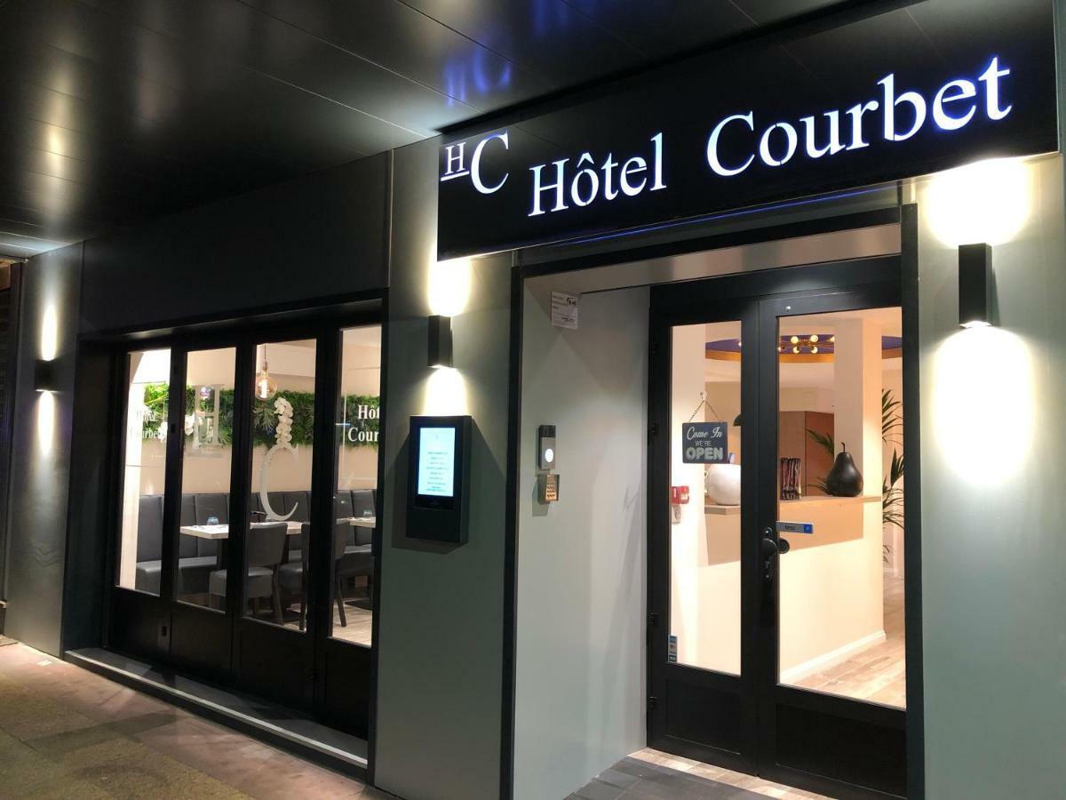 Hotel Courbet Juan-les-Pins Esterno foto